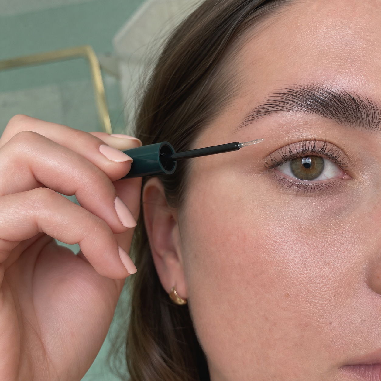 The Lash Growth Cycle After 35: What to Expect Before You Judge Results